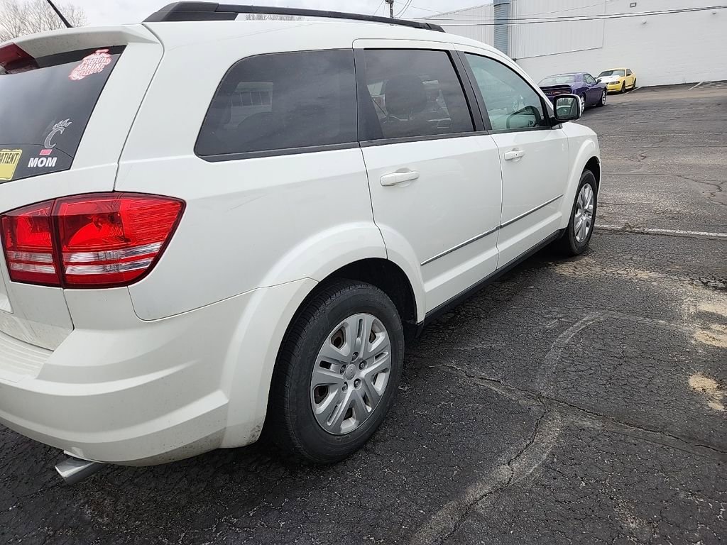 Used 2017 Dodge Journey SE w/ Flexible Seating Group image 6