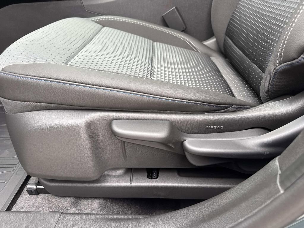 New 2026 Chevrolet Trax LT w/ Sunroof Package image 16