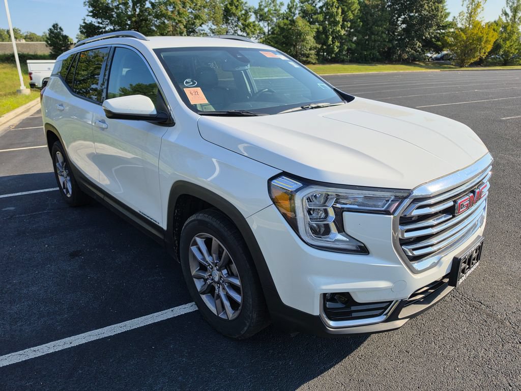 Used 2023 GMC Terrain SLT w/ LPO, Floor Liner Package AWD/4WD image 6