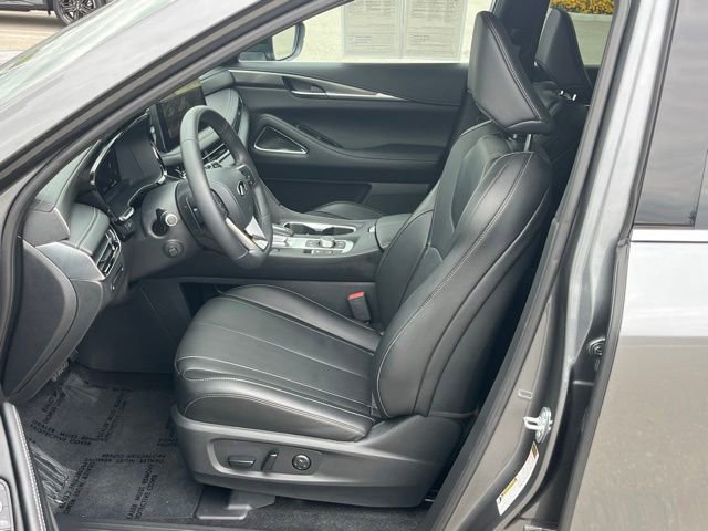 Certified 2026 INFINITI QX60 Luxe w/ Family Package AWD/4WD image 7