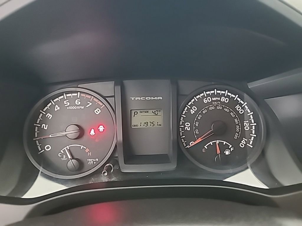 Used 2016 Toyota Tacoma SR image 26