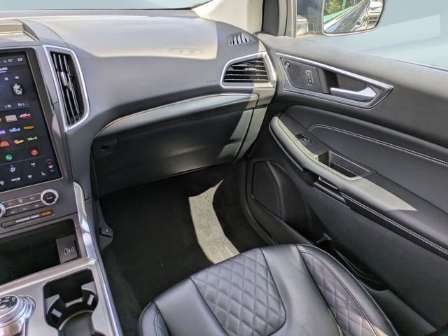 Used 2024 Ford Edge Titanium image 18