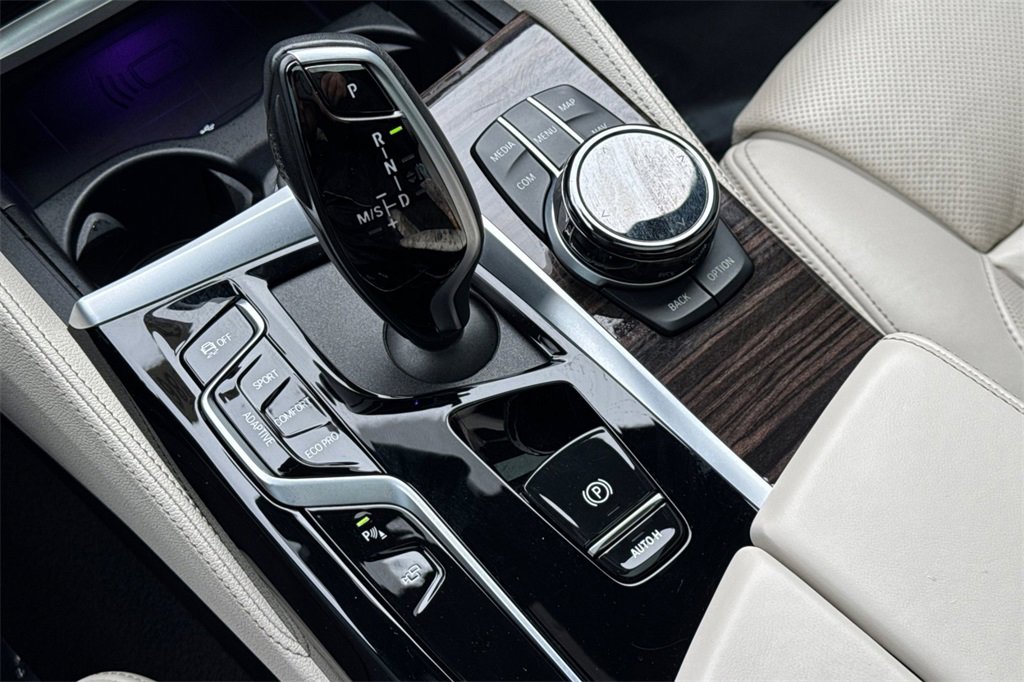 Used 2022 BMW M550i xDrive w/ Executive Package image 26