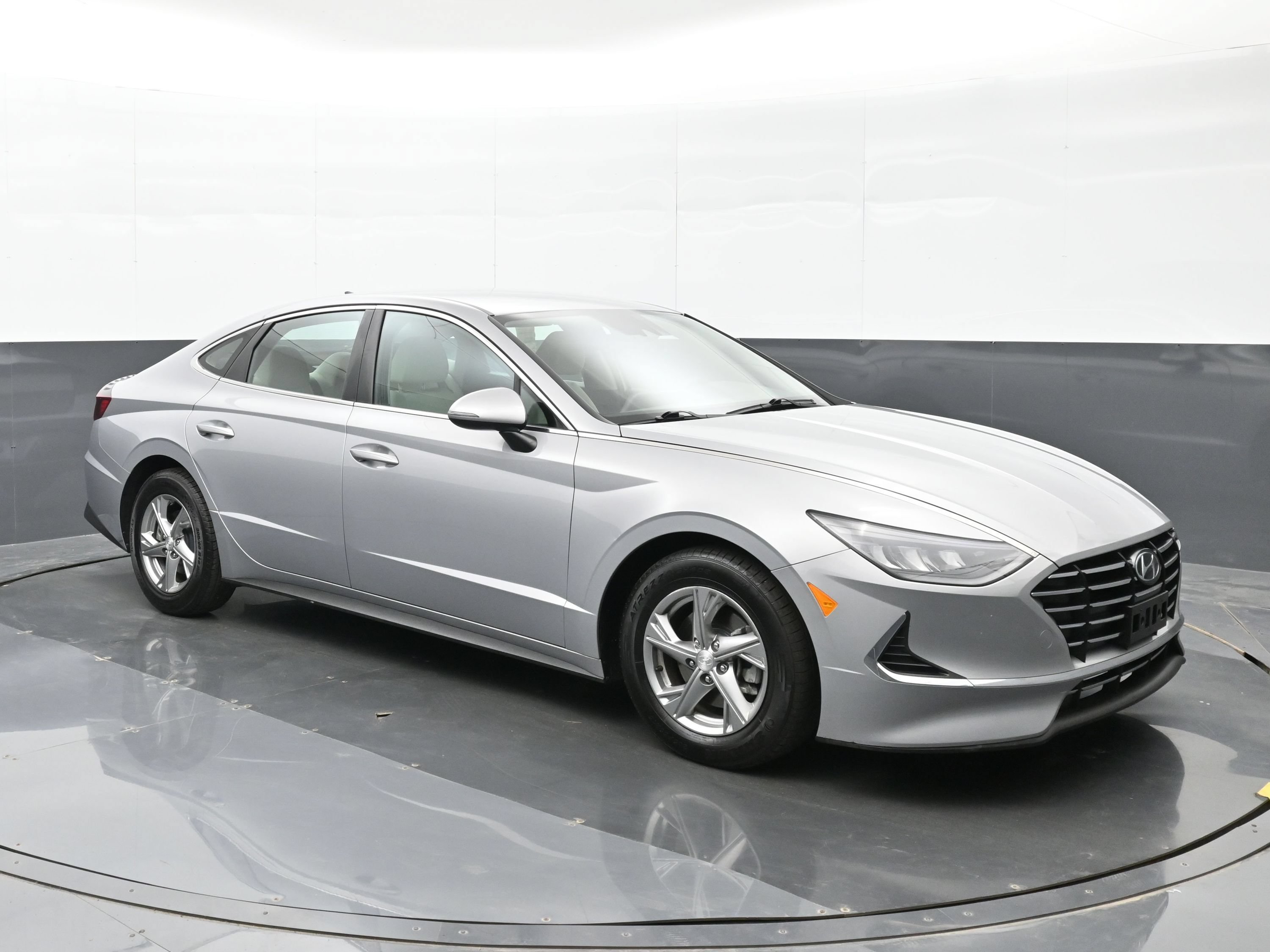Certified 2023 Hyundai Sonata SE w/ Cargo Package FWD image 6