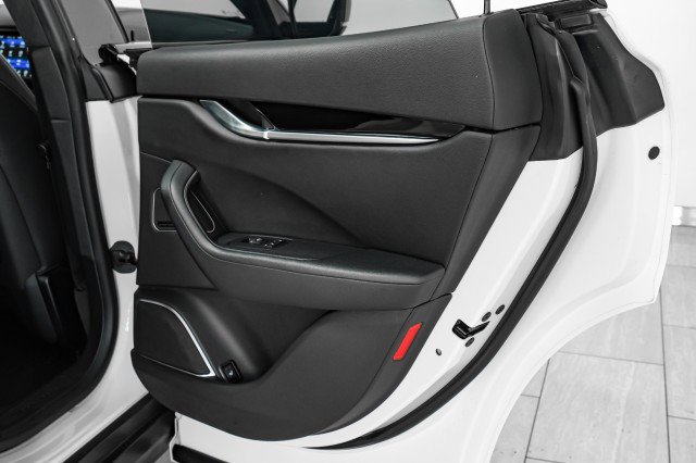 Used 2019 Maserati Levante image 43