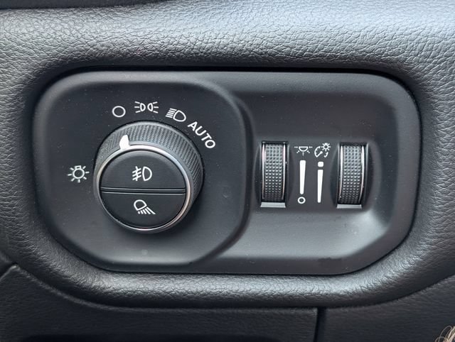 Used 2025 RAM 1500 Big Horn AWD/4WD image 23