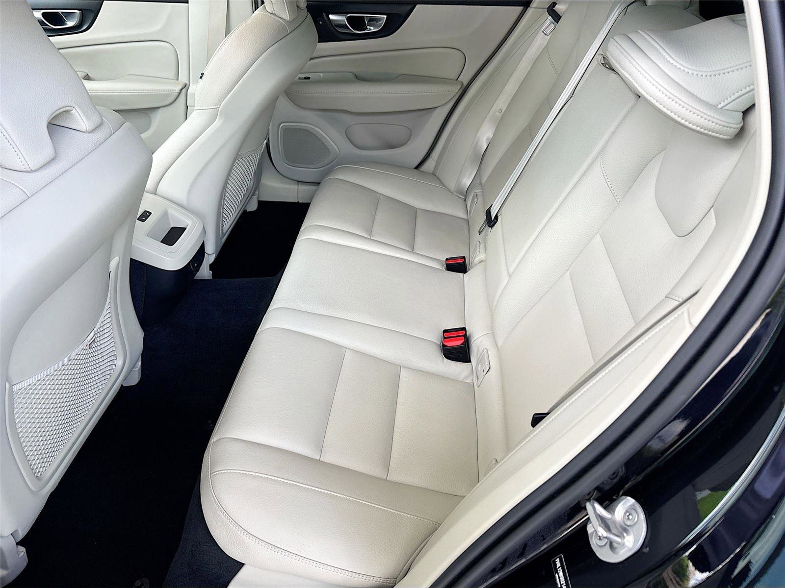 Used 2025 Volvo V60 B5 Cross Country Plus AWD/4WD image 26