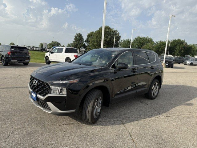 Used 2023 Hyundai Santa Fe SE AWD/4WD image 3