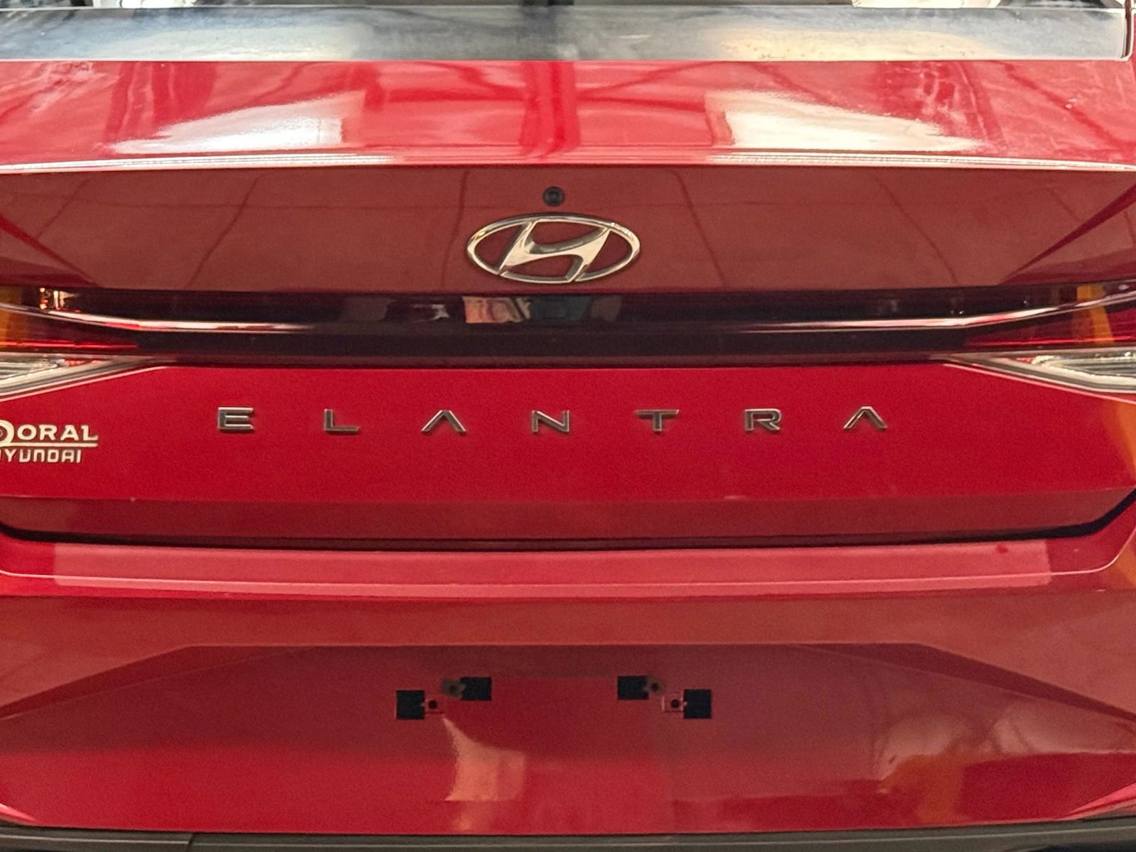 Used 2023 Hyundai Elantra SEL image 11