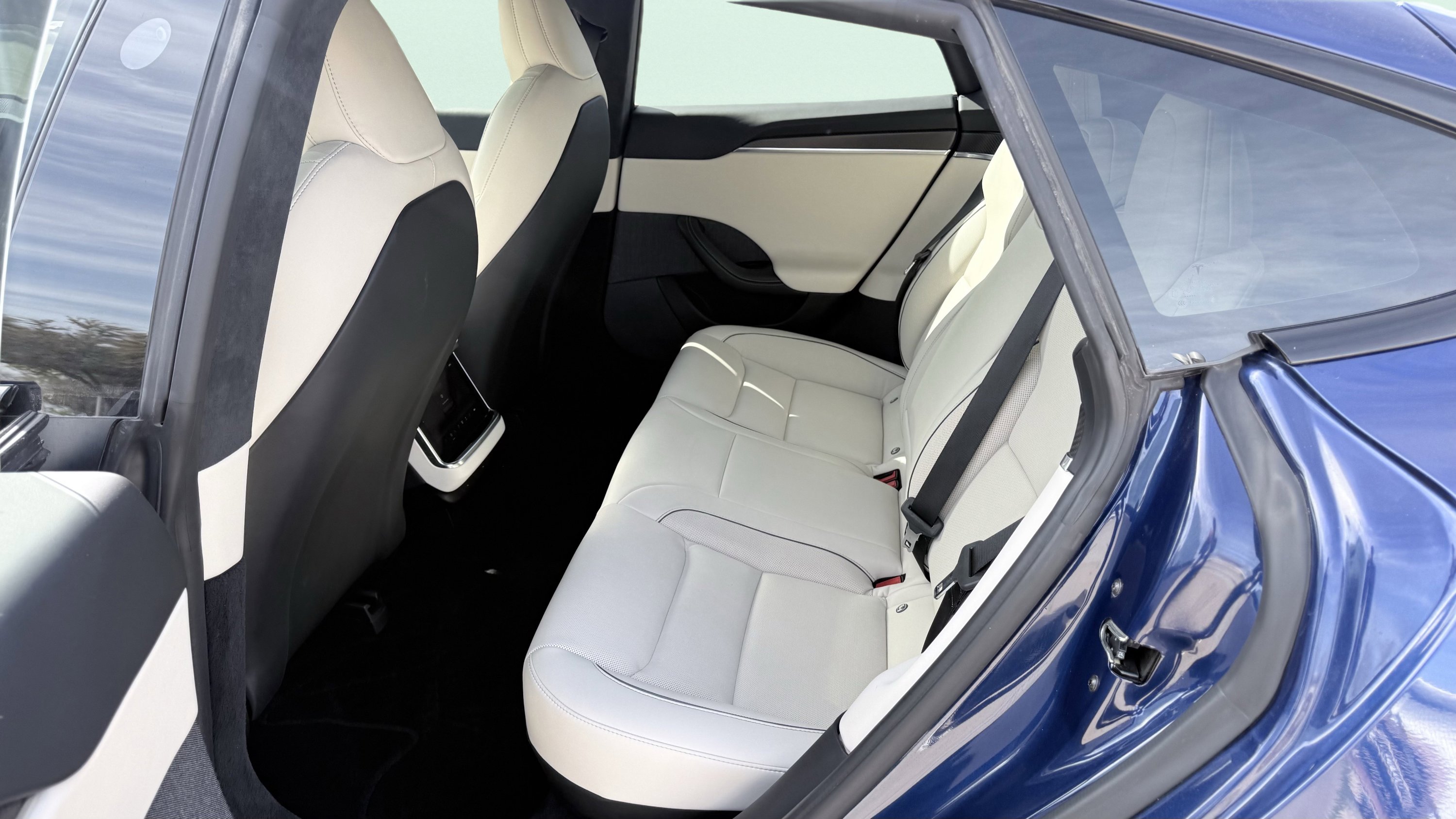 Used 2021 Tesla Model S Plaid image 27