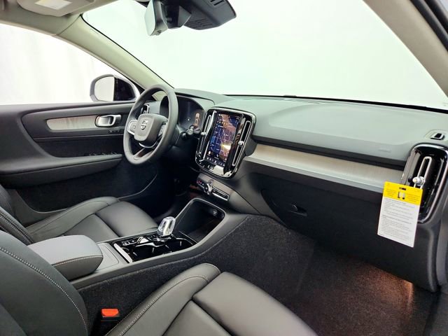 New 2026 Volvo XC40 B5 Plus w/ Protection Package Premier image 13