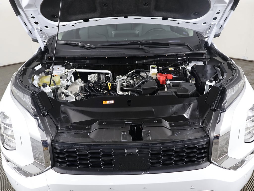 Used 2024 Mitsubishi Outlander SE Black Edition image 20