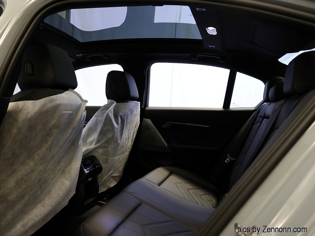 Used 2026 BMW i5 eDrive40 w/ M Sport Package image 13