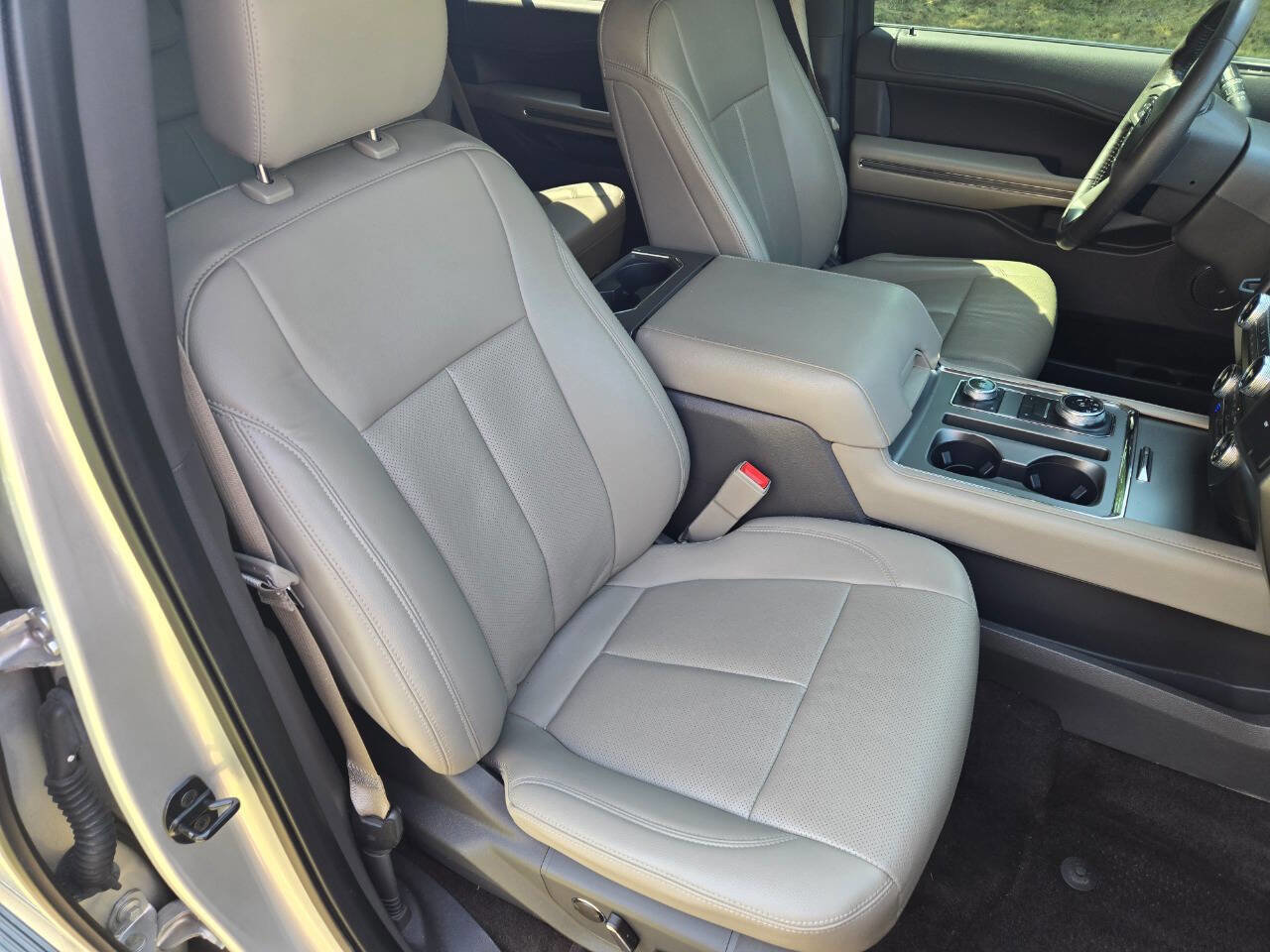 Used 2019 Ford Expedition XLT w/ Equipment Group 202A image 21