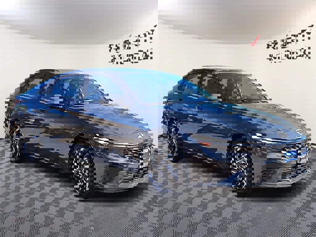 Certified 2024 Hyundai Elantra SEL w/ Convenience Package image 3