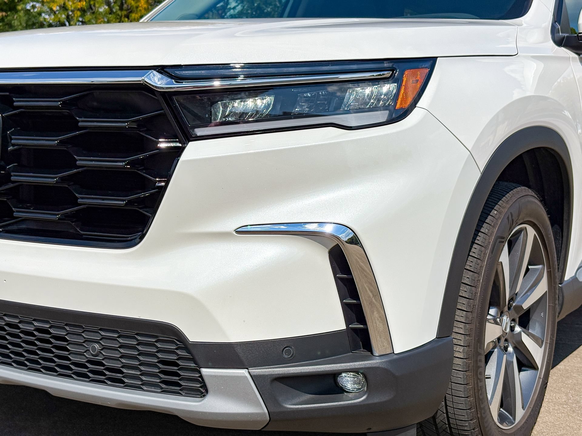 Used 2025 Honda Pilot Elite image 6