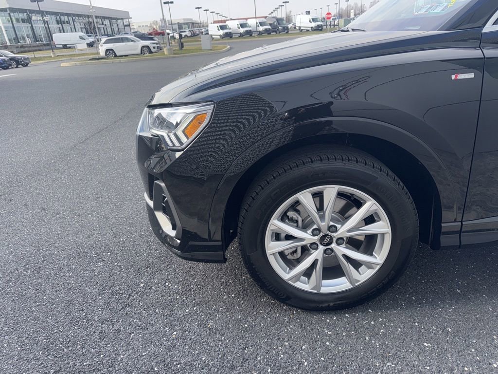 Certified 2025 Audi Q3 2.0T Premium Plus w/ Premium Plus Package image 28