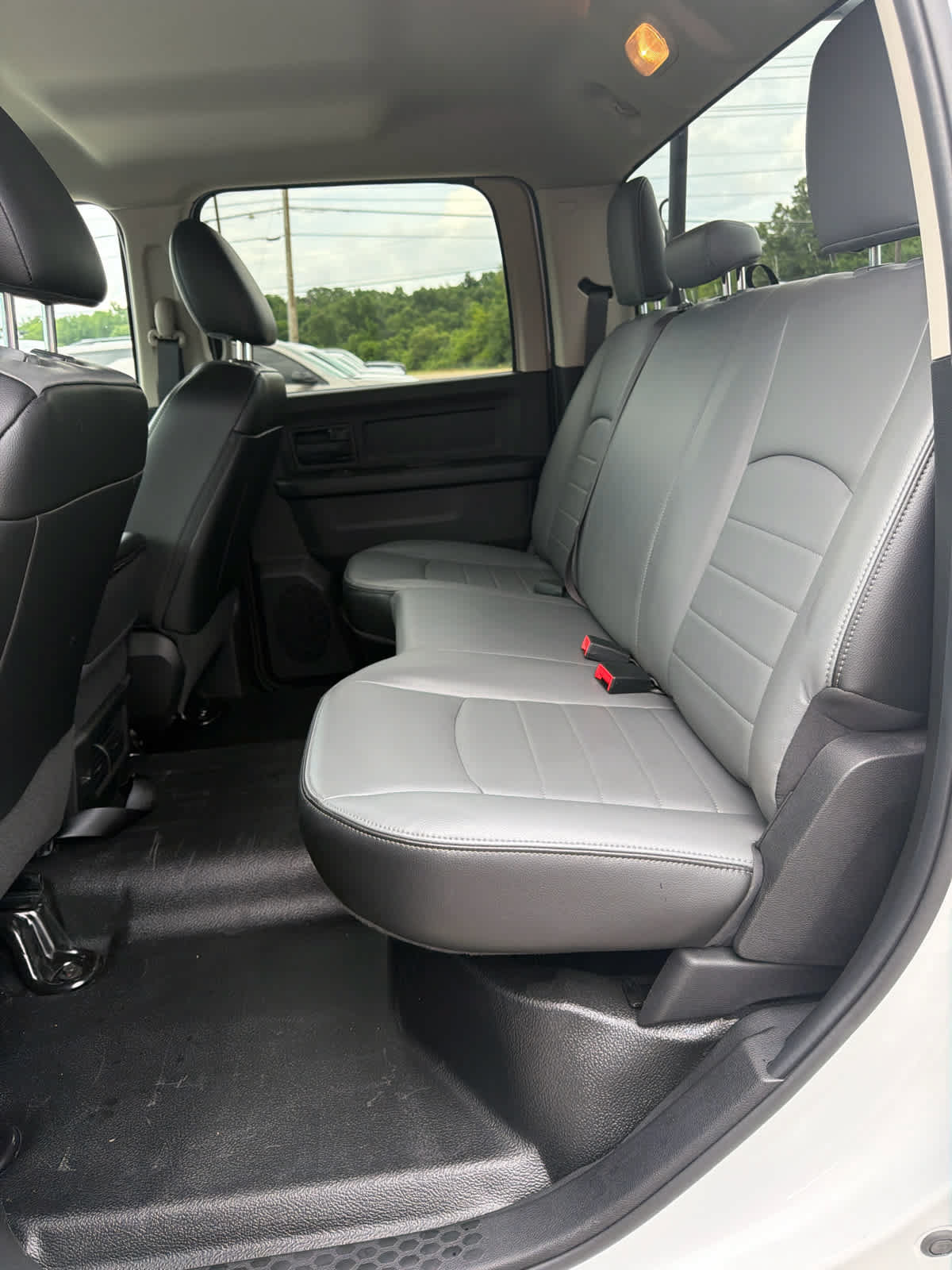 Used 2022 RAM 1500 Tradesman w/ Chrome Appearance Group AWD/4WD image 11
