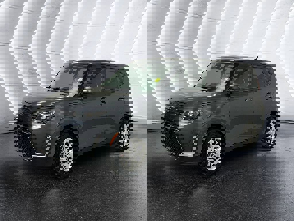 Used 2023 Kia Soul S FWD image 3