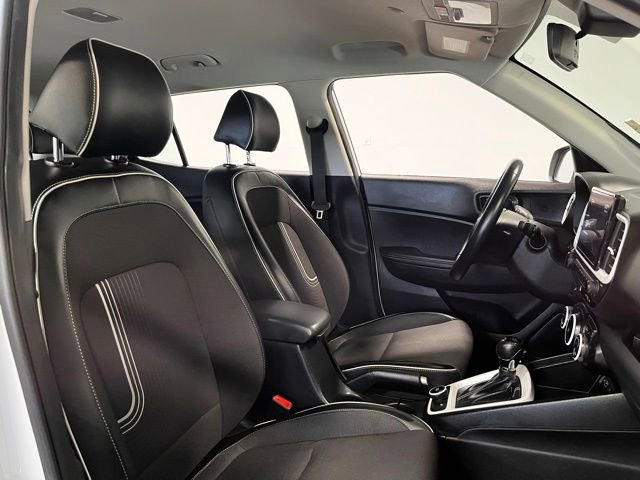 Used 2022 Hyundai Venue Limited FWD image 10