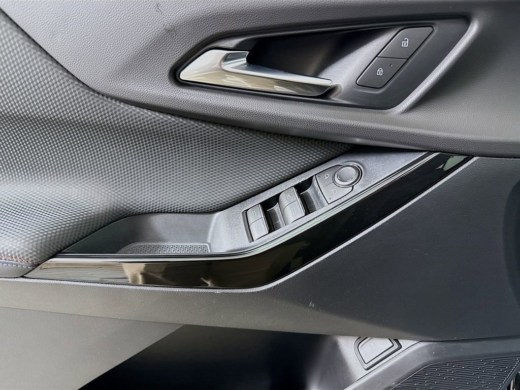 New 2026 Chevrolet Equinox RS image 18