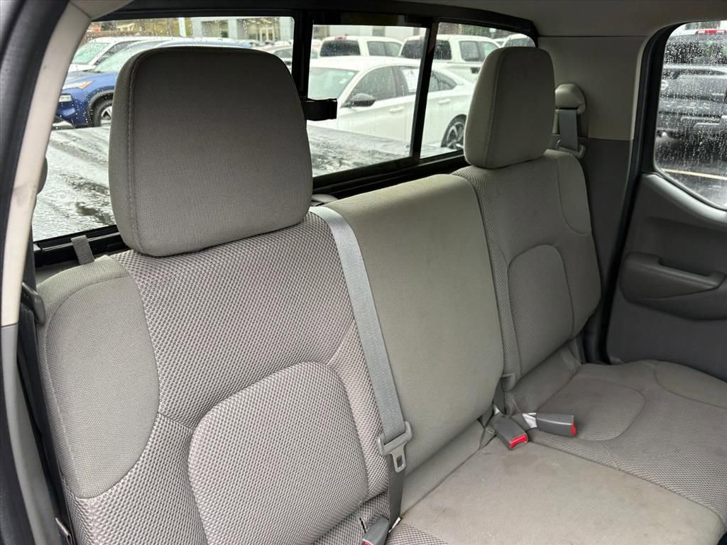 Used 2020 Nissan Frontier SV w/ Midnight Edition Floor Mats image 20