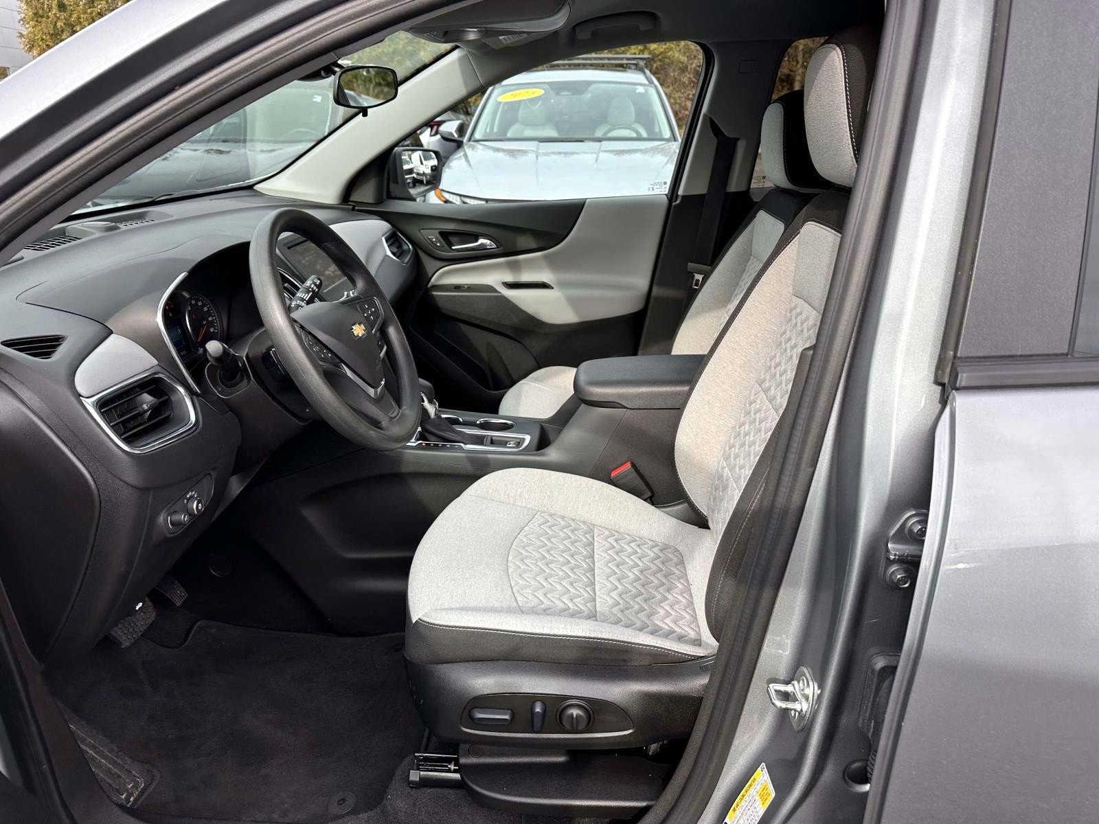 Used 2024 Chevrolet Equinox LS w/ LS Convenience Package AWD/4WD image 11