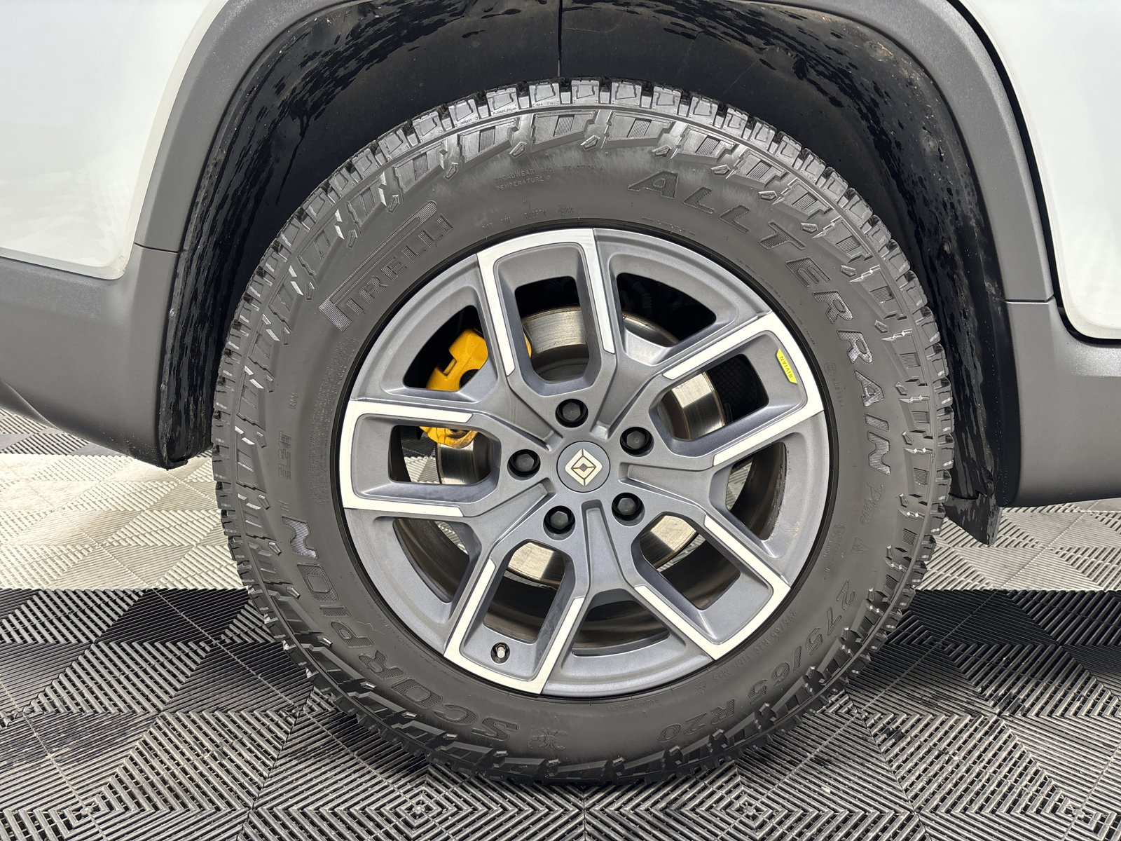 Used 2023 Rivian R1T Adventure image 12