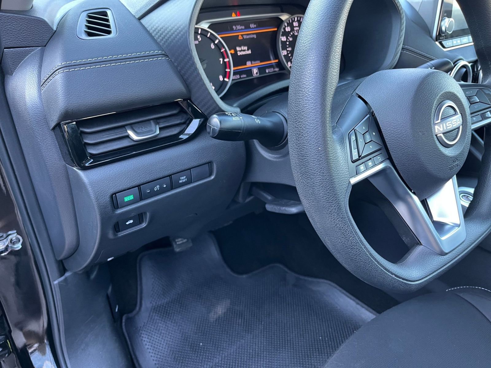 Used 2024 Nissan Sentra SV image 32