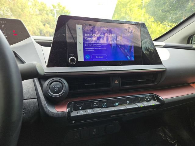 Used 2024 Toyota Prius Prime FWD image 16