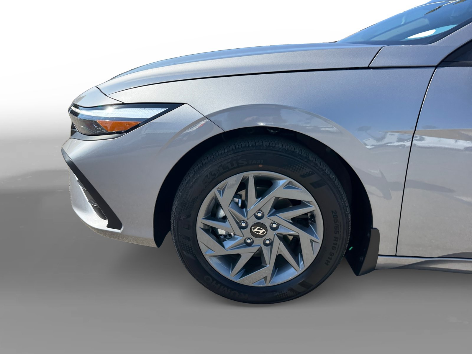Certified 2026 Hyundai Elantra Hybrid FWD image 9