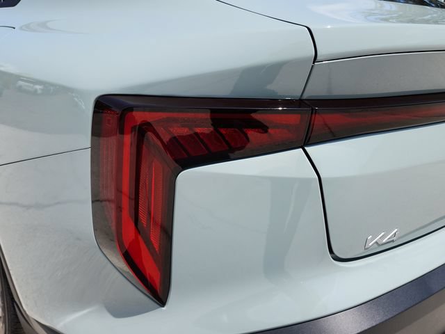 New 2026 Kia K4 FWD image 32