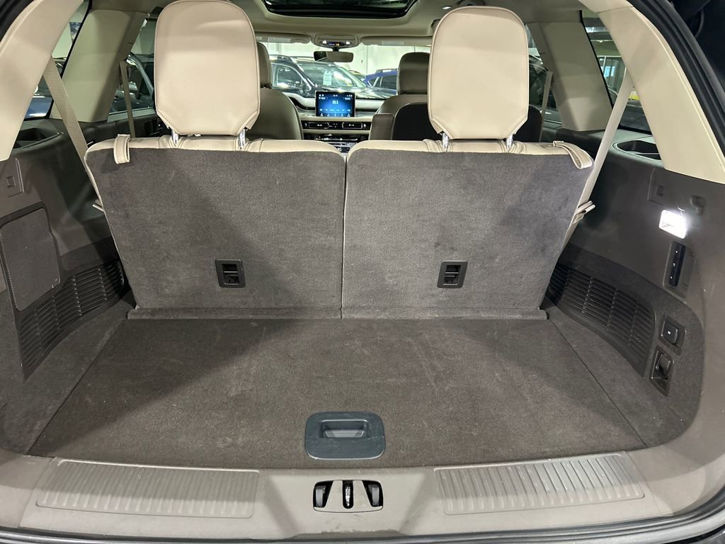 Used 2024 Lincoln Aviator AWD w/ Premium Package image 29