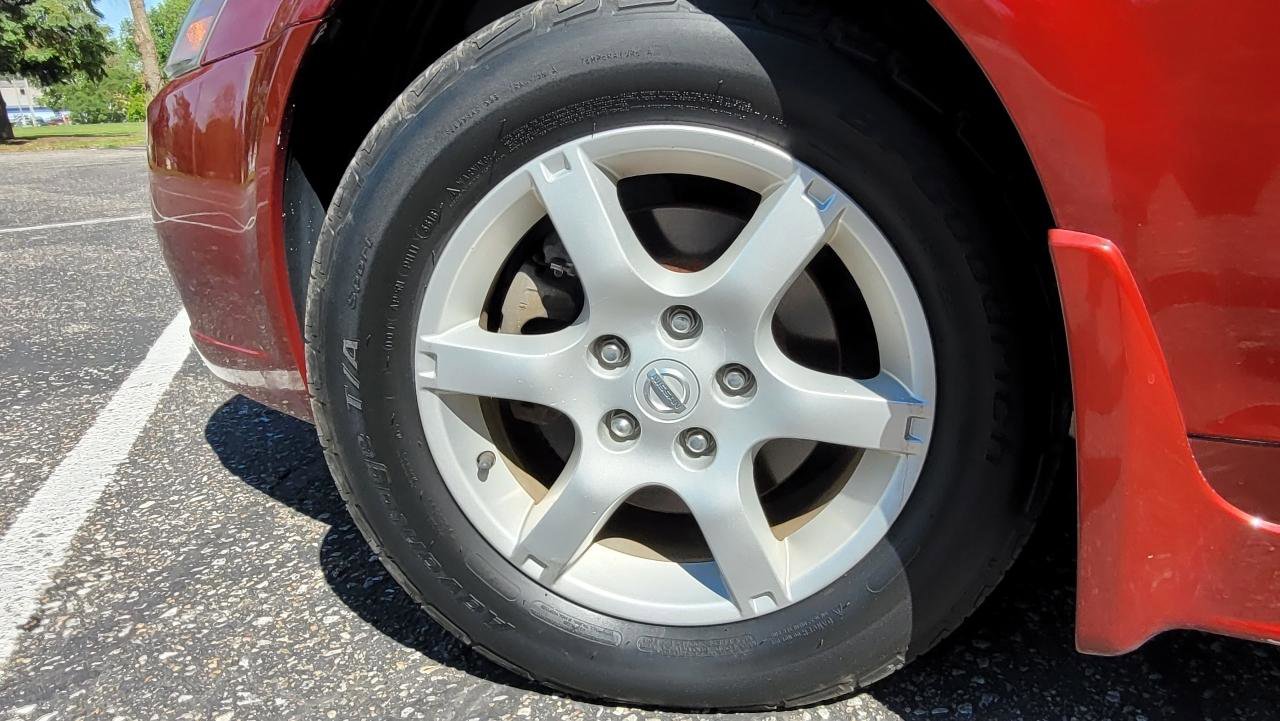 Used 2005 Nissan Altima 3.5 SL FWD image 9