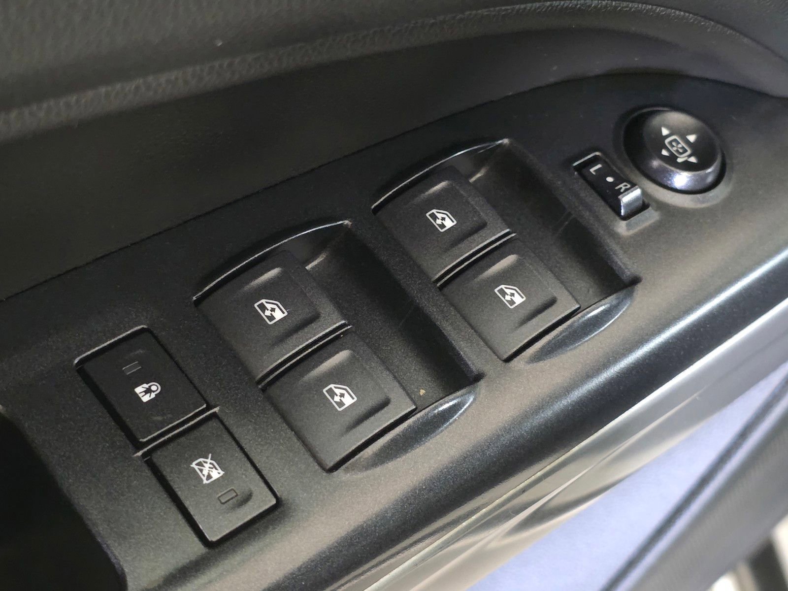 Used 2022 Chevrolet Colorado LT image 23