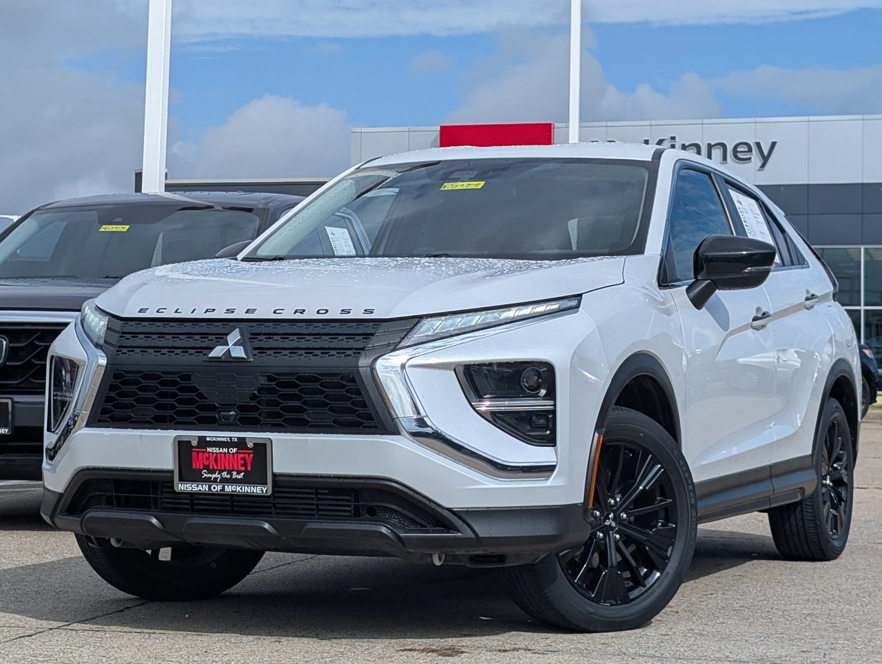 Used 2022 Mitsubishi Eclipse Cross LE AWD/4WD image 2