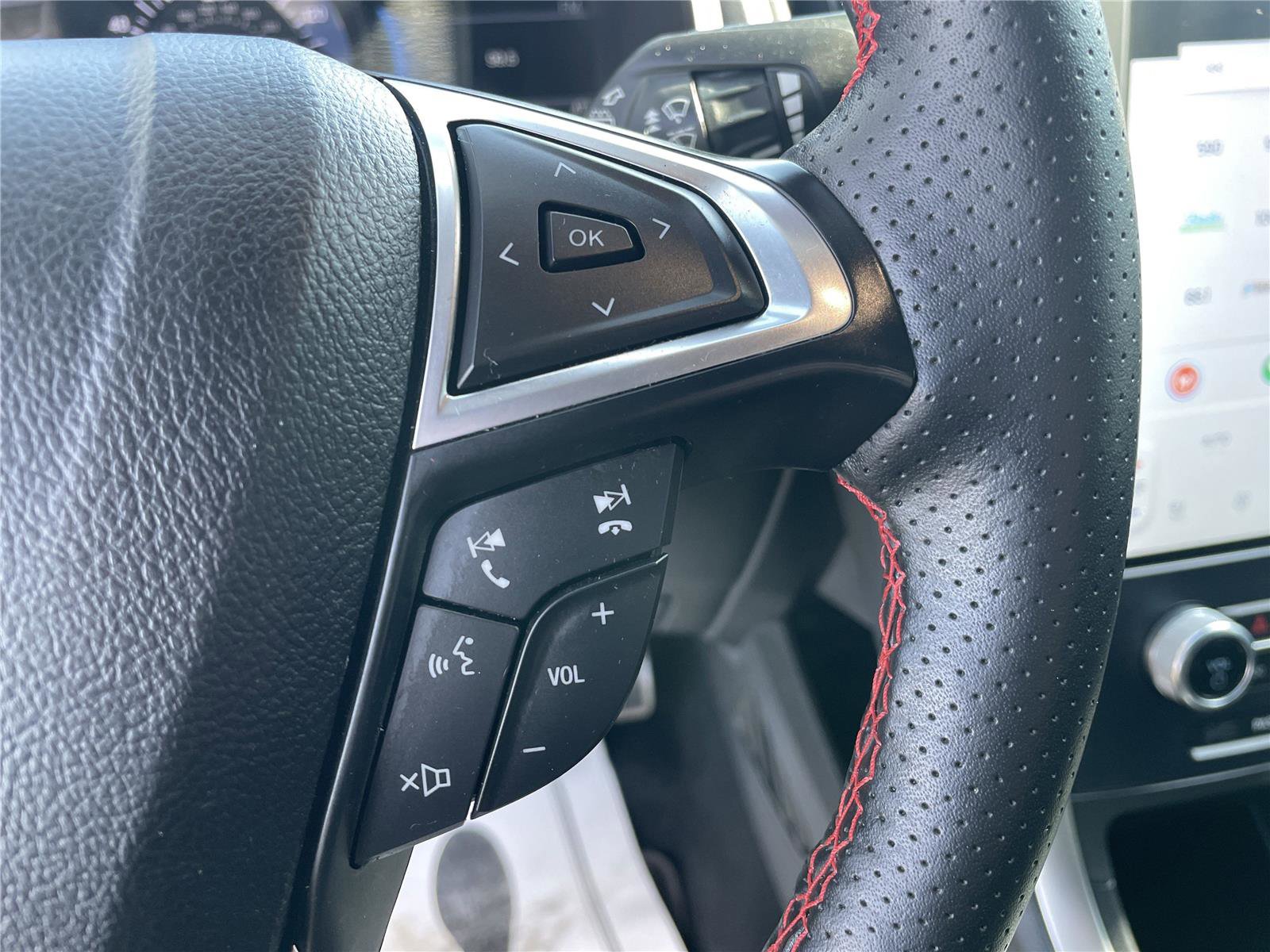 Used 2023 Ford Edge ST-Line image 16