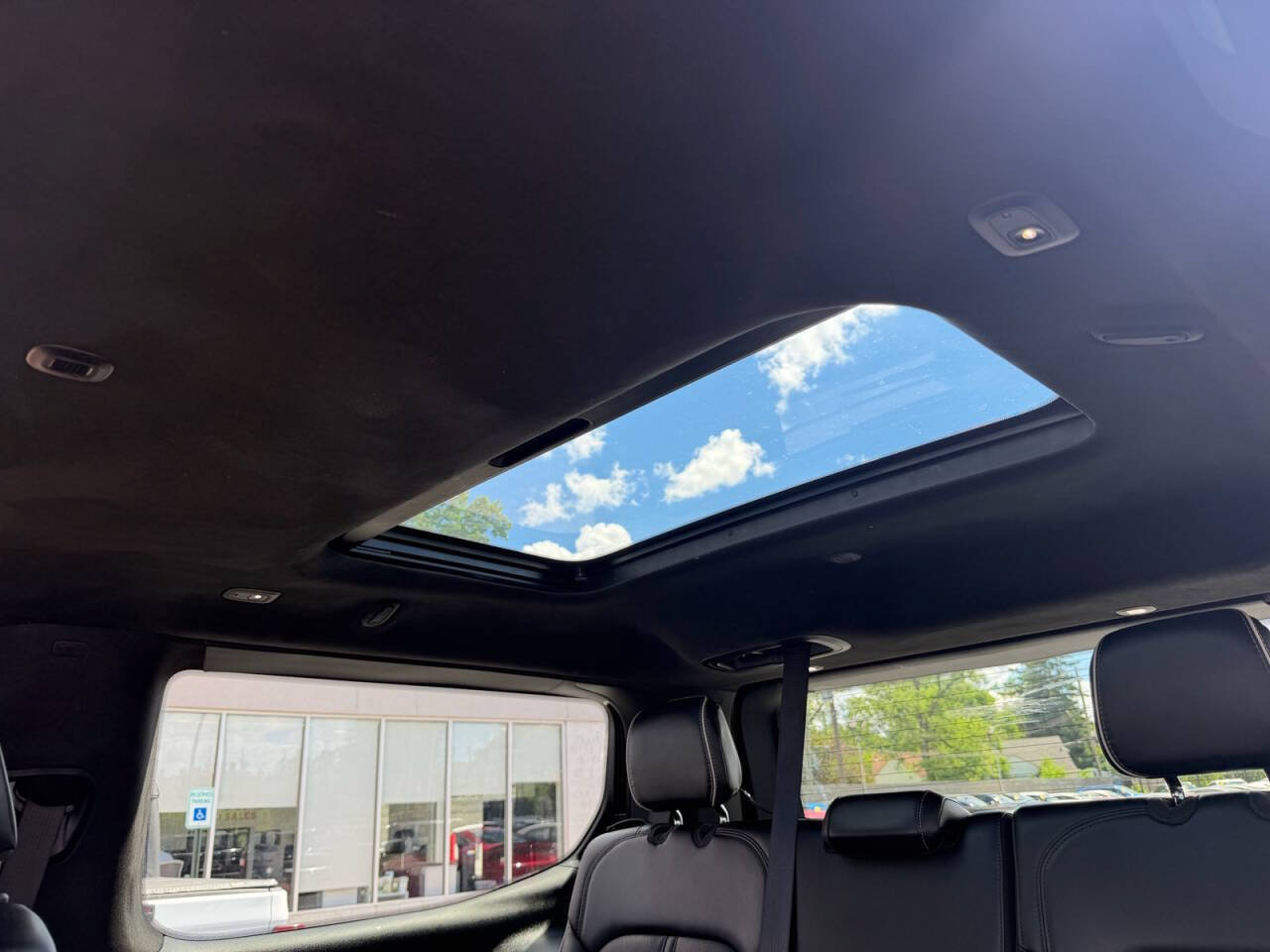 Used 2022 Jeep Grand Wagoneer Series II AWD/4WD image 25