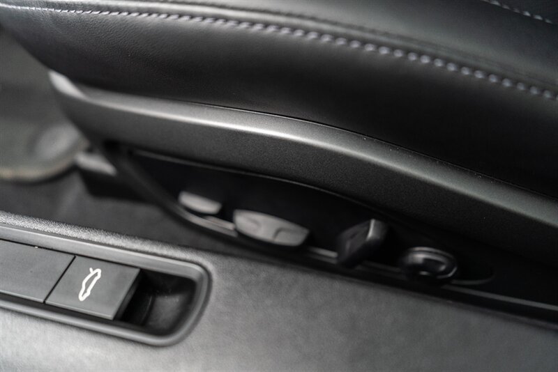 Used 2024 Porsche 911 Carrera RWD image 39