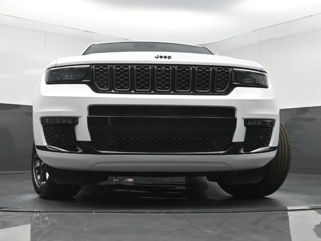 Used 2023 Jeep Grand Cherokee L Summit w/ High Altitude Package AWD/4WD image 35