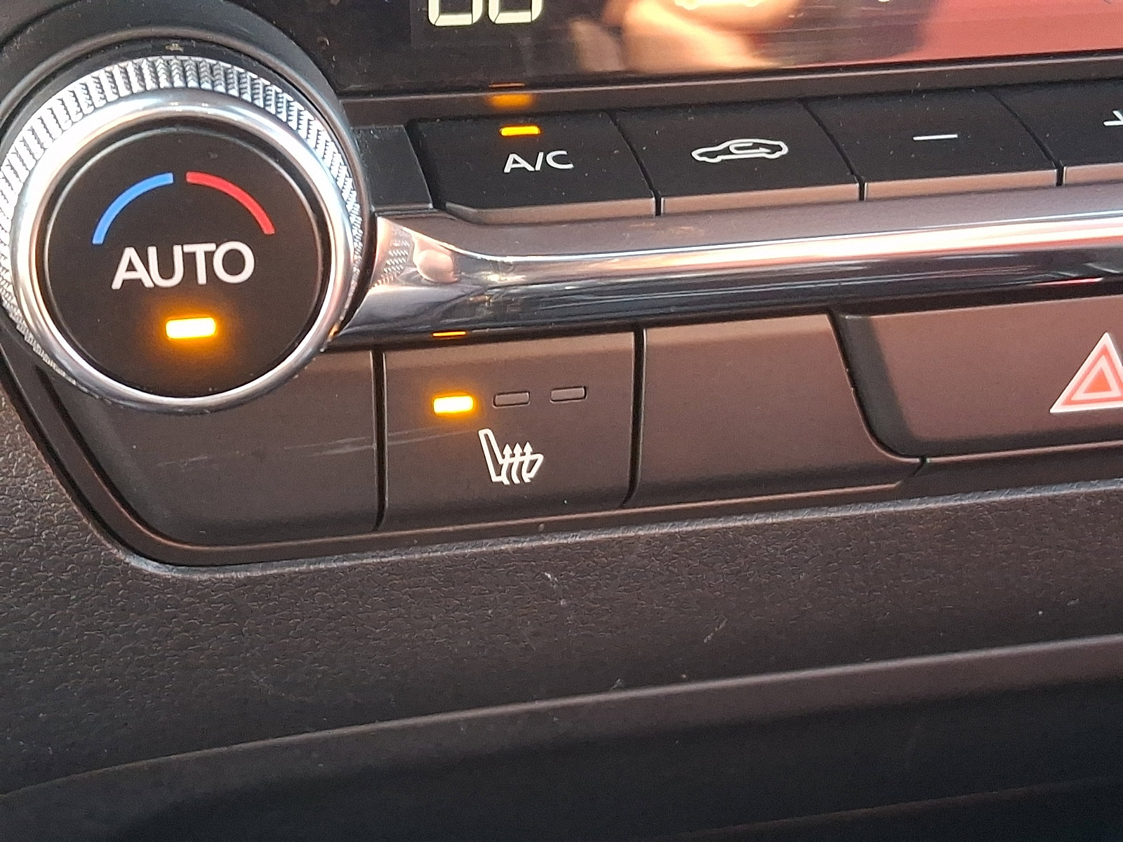 Used 2024 MAZDA MAZDA3 s image 25