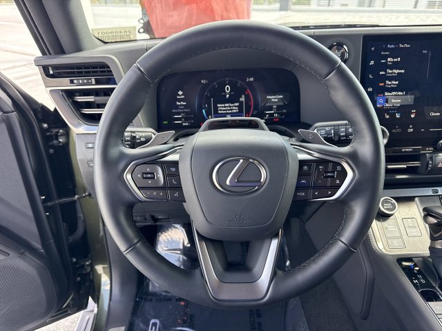 Certified 2025 Lexus GX 550 w/ Cold Area Package AWD/4WD image 14