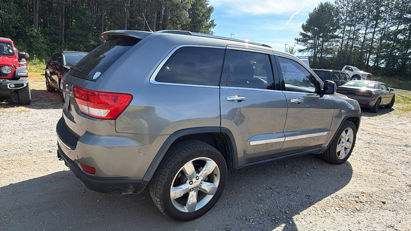 Used 2012 Jeep Grand Cherokee Overland Summit RWD image 8