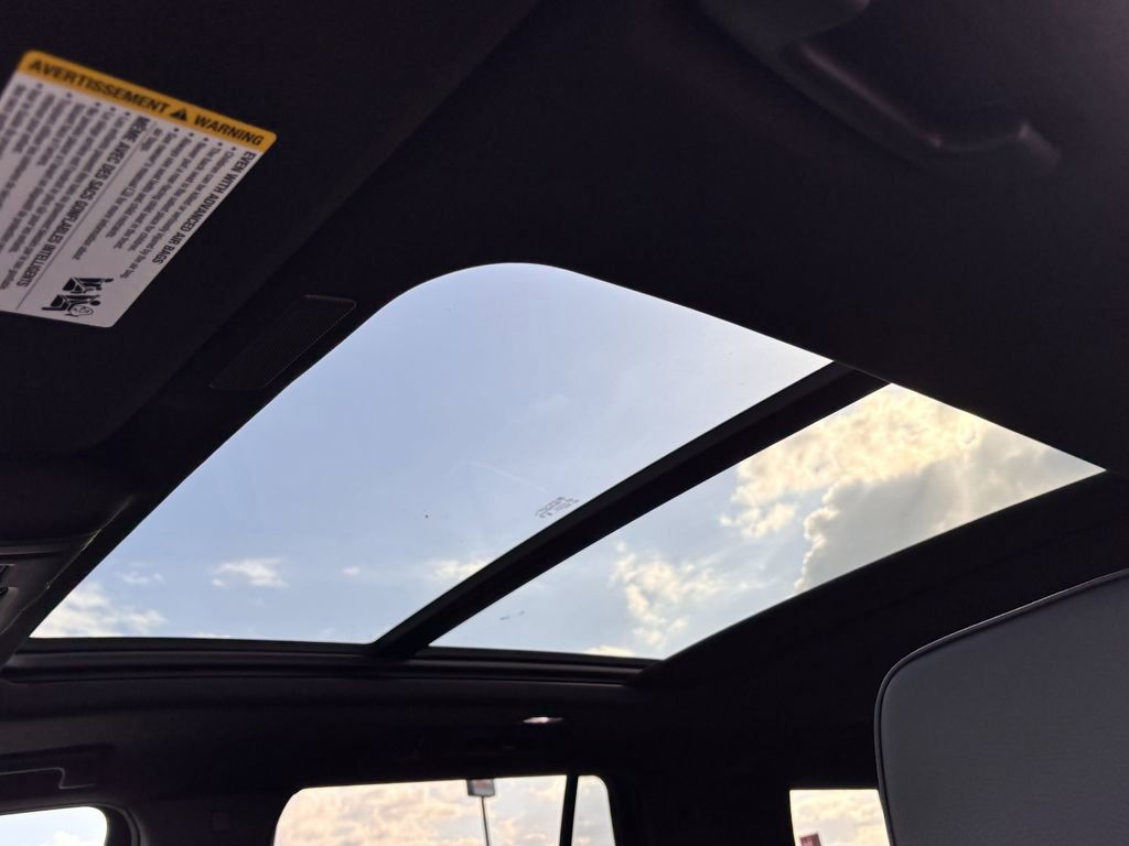 New 2026 GMC Yukon Denali w/ Denali Reserve Package image 19