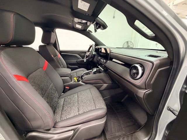 Certified 2024 Chevrolet Colorado Z71 w/ Z71 Convenience Package 2 image 30