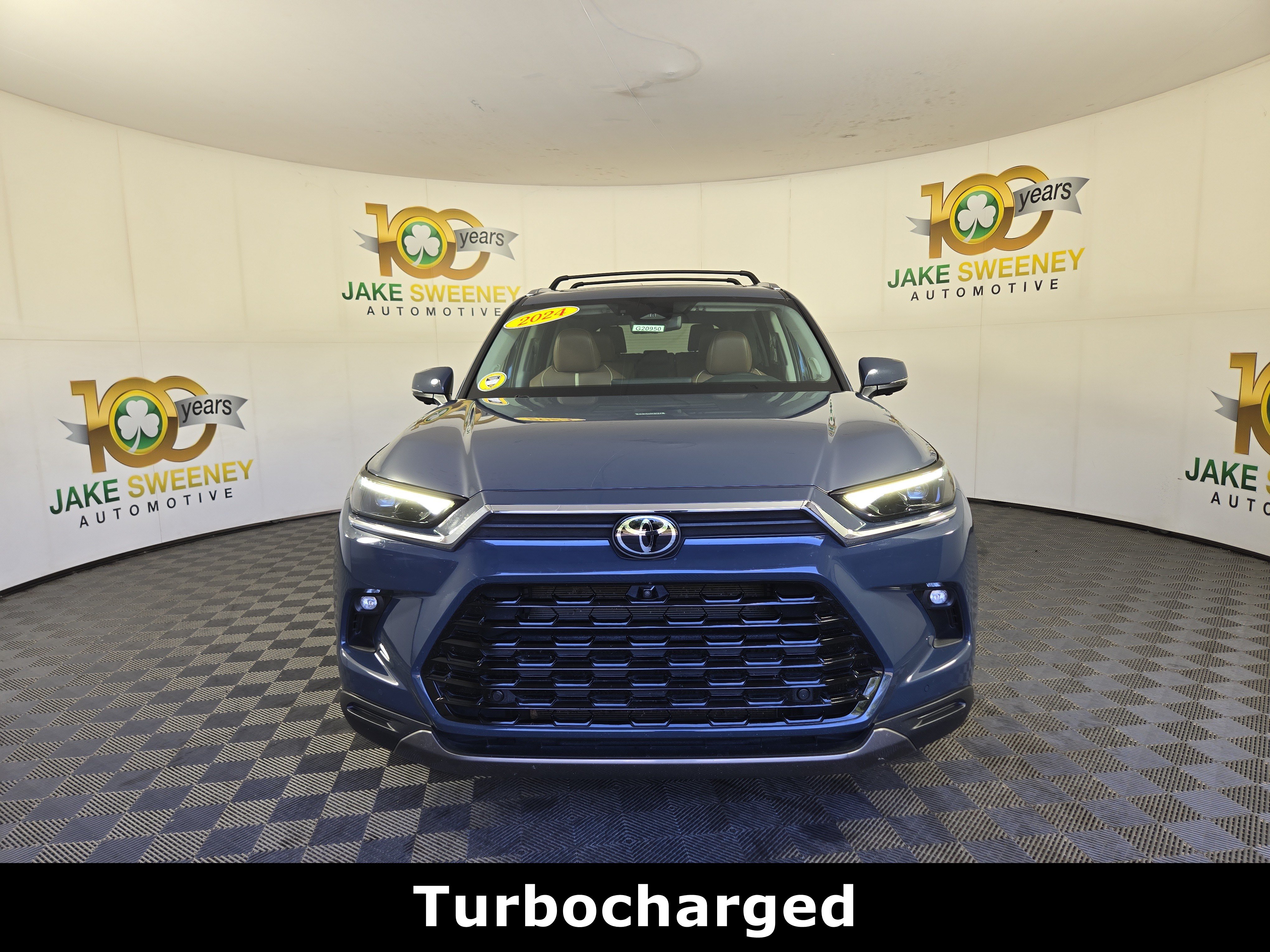 Used 2024 Toyota Grand Highlander AWD image 2