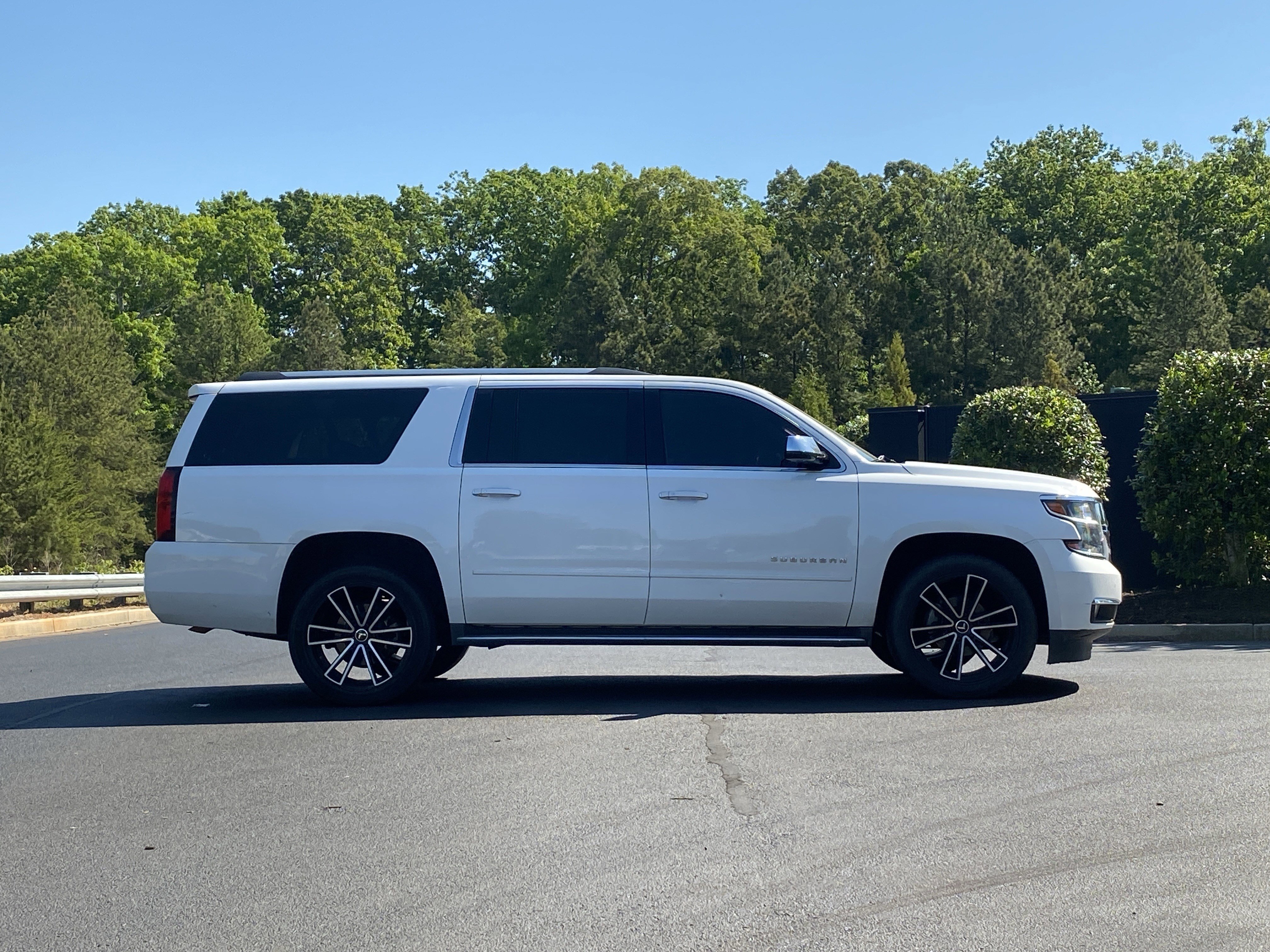 Used 2017 Chevrolet Suburban Premier RWD image 5