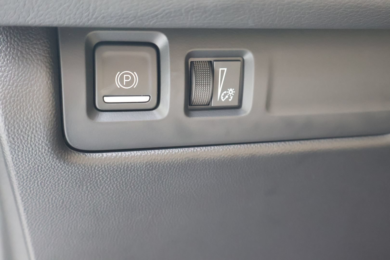 Certified 2024 Cadillac XT4 Luxury FWD image 19