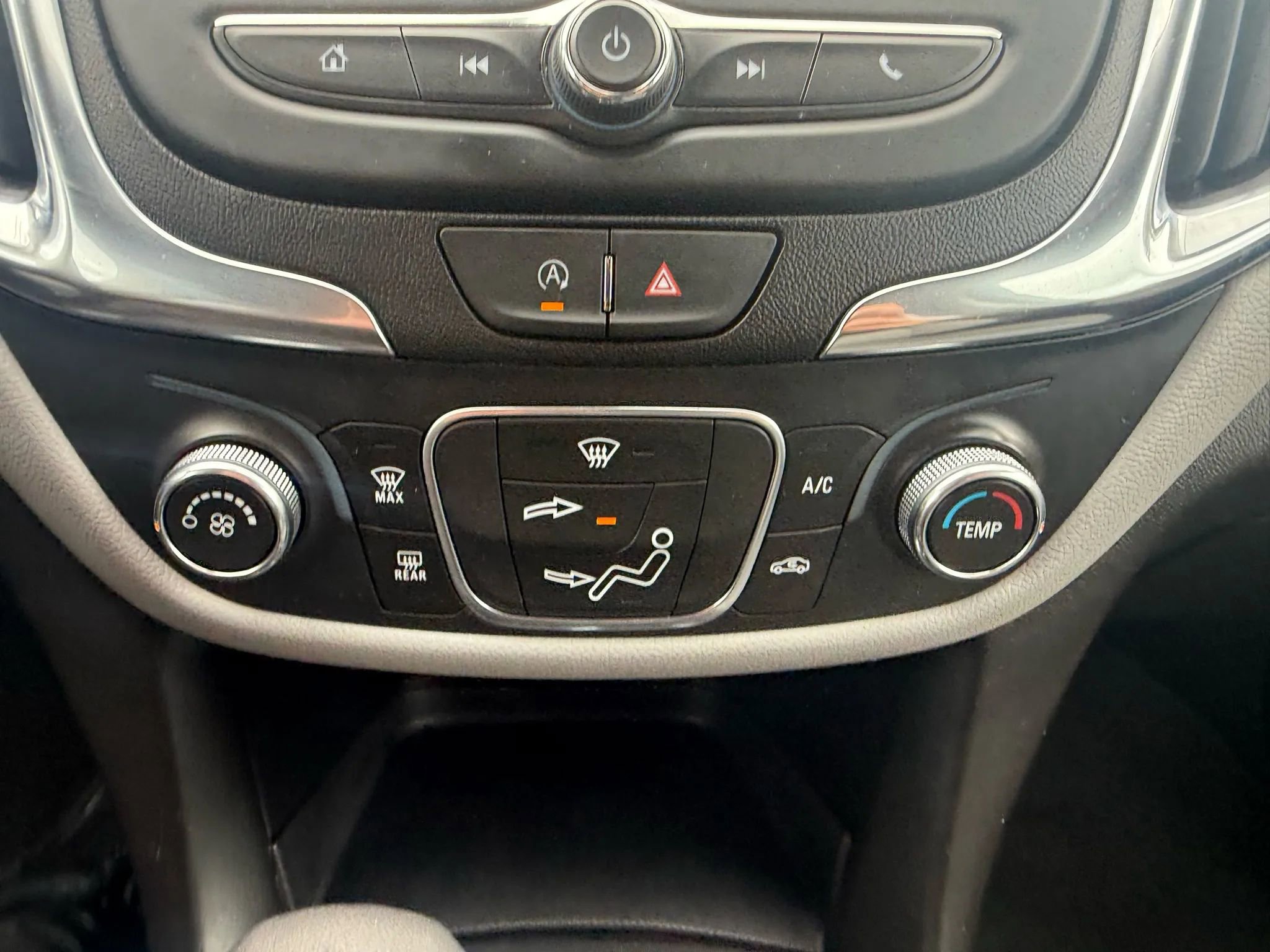 Used 2022 Chevrolet Equinox LT image 25