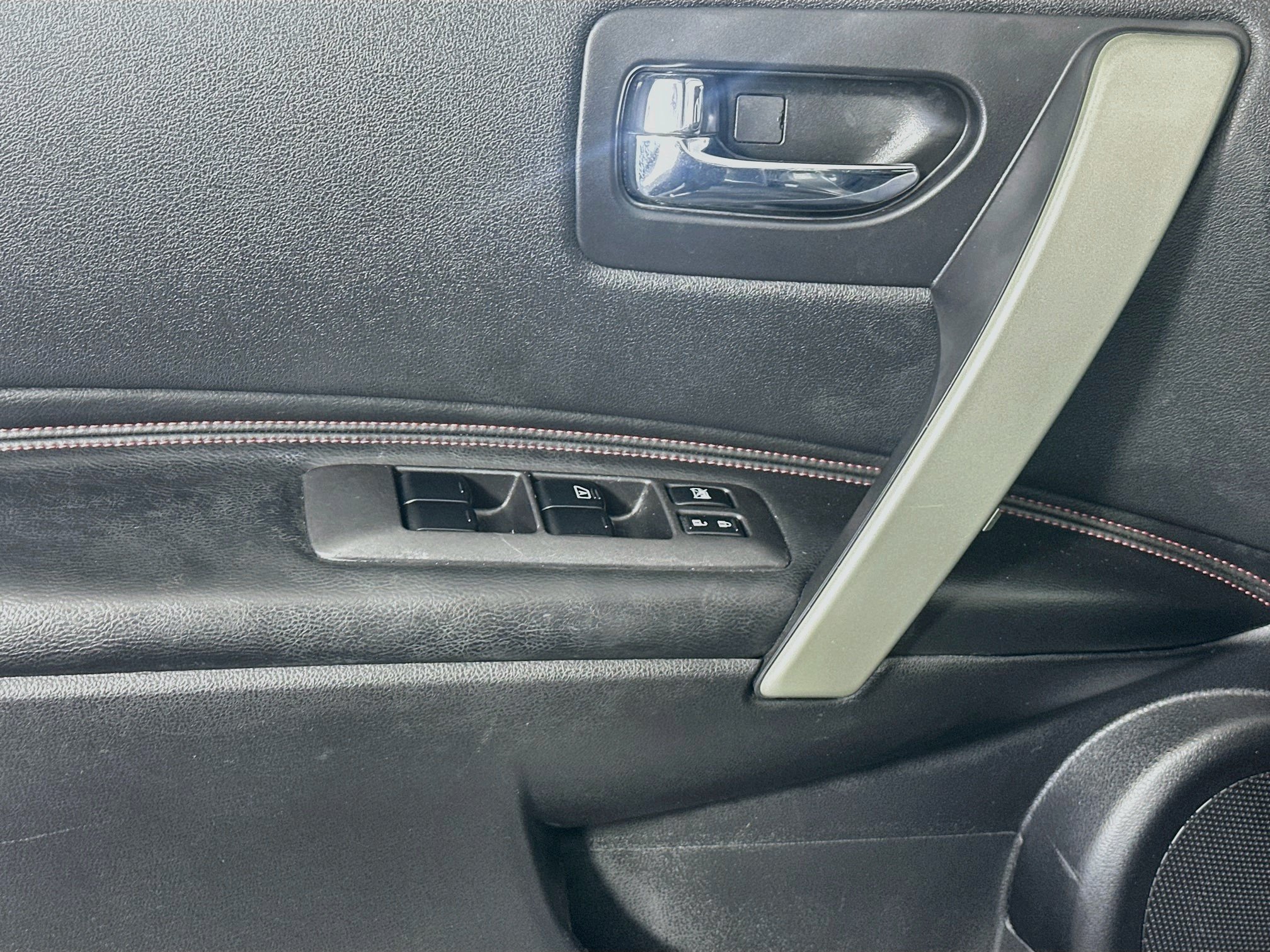Used 2013 Nissan Rogue SL FWD image 15